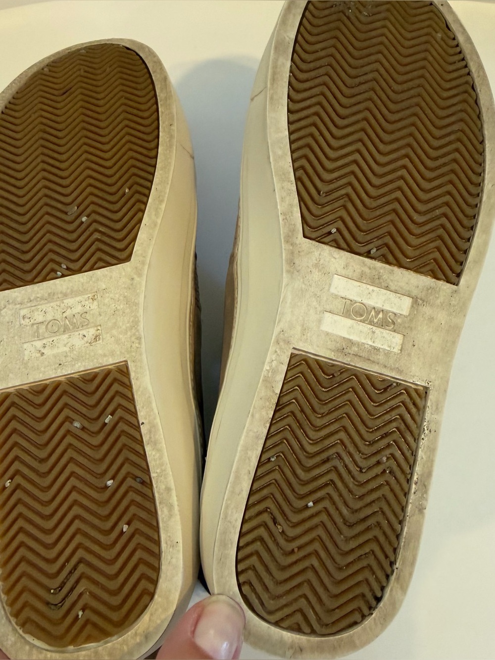 Toms women's Taupe Slip-On Fur-Lined Loafers -Size 7 - Picture 10 of 10